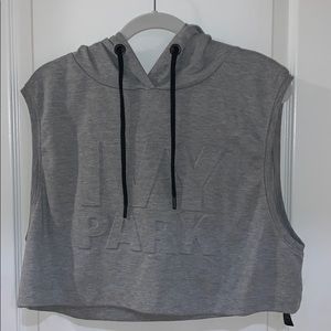 IVY PARK. Crooped no sleeve Hoodie